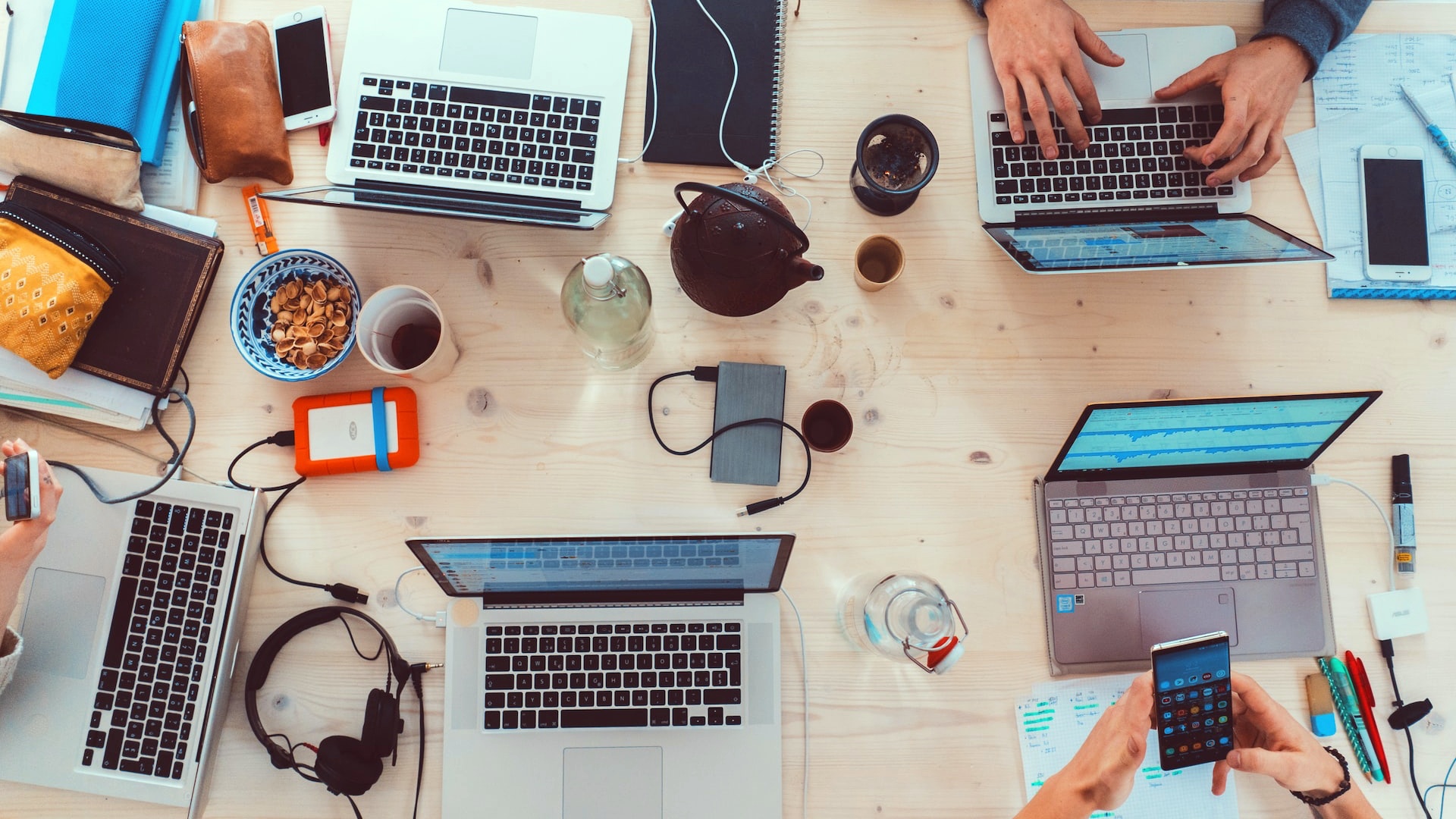 people-working-table-marvin-meyer-unsplash